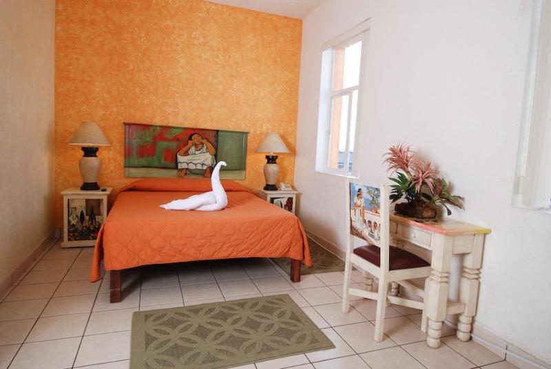 Hotel & Suites Galeria Morelia Szoba fotó