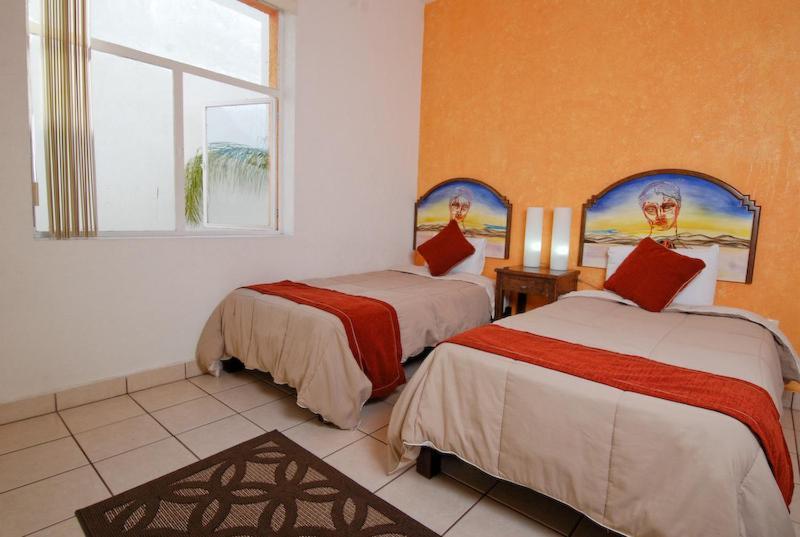 Hotel & Suites Galeria Morelia Szoba fotó